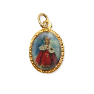 MD103283P10 - Medalha de Alumínio Oval Dourada c/ 10un. Menino Jesus de Praga - 2x1,3cm
